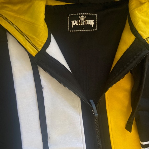 Track suits for men - 20$ (Cerritos) No chipping, phone number 1 (562) 523-5564 - Picture 2 of 6